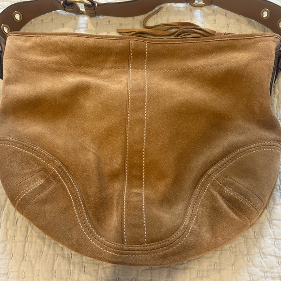 Coach suede handbag. - Picture 2 of 12